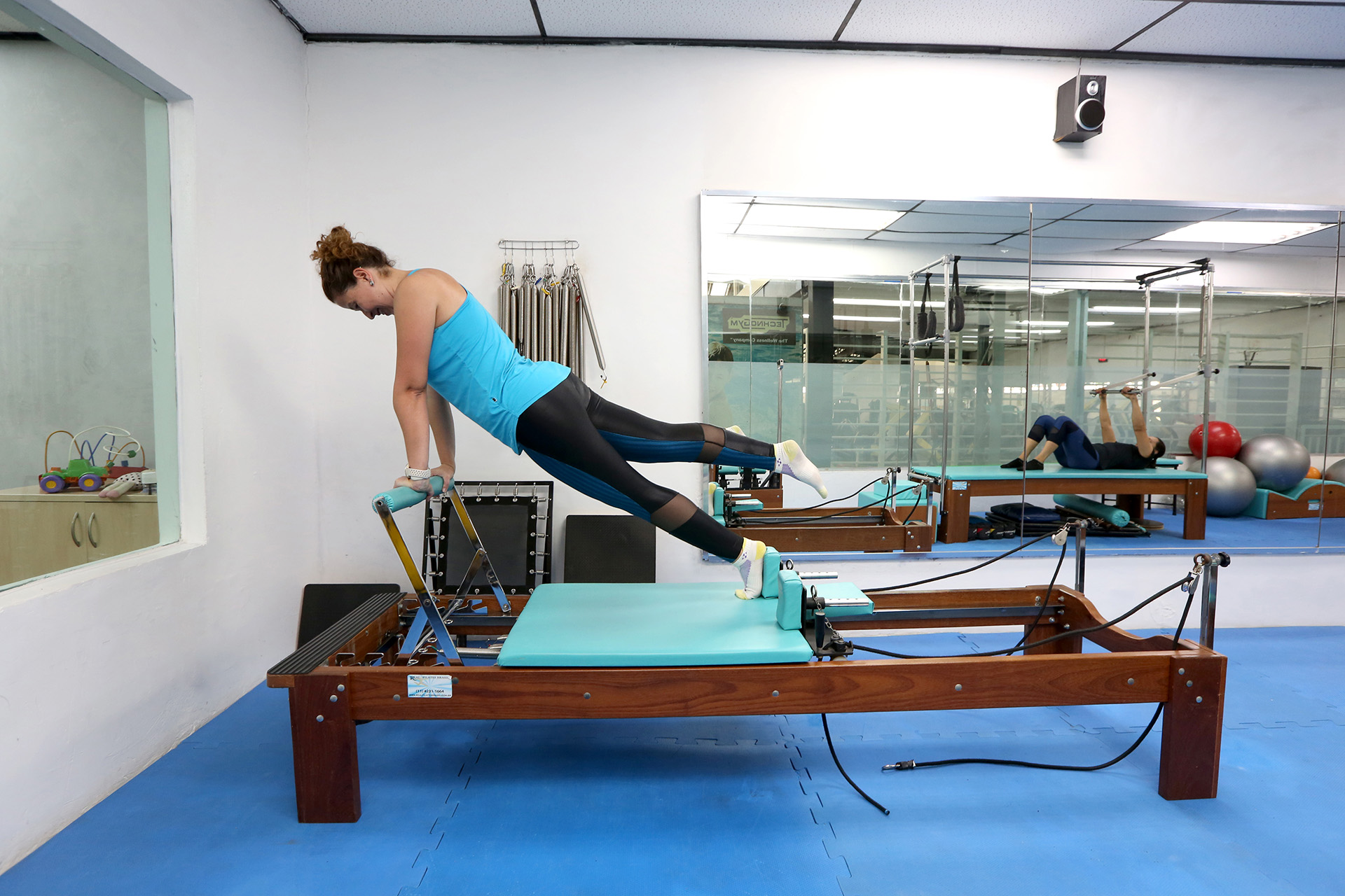 Aula de pilates no estúdio da Kainágua